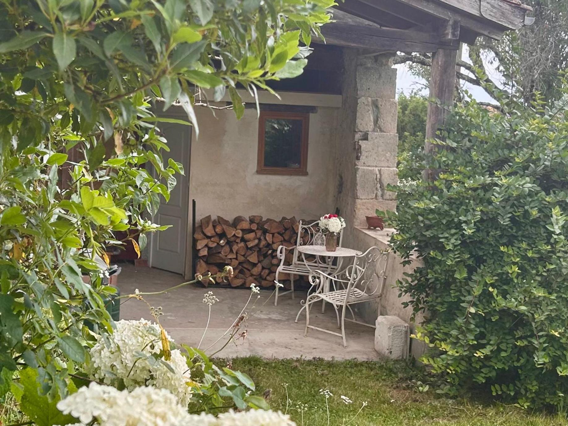 Pedauge Bed and Breakfast Moncrabeau Exteriör bild